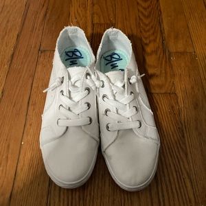 White Tennis Shoes Sneakers